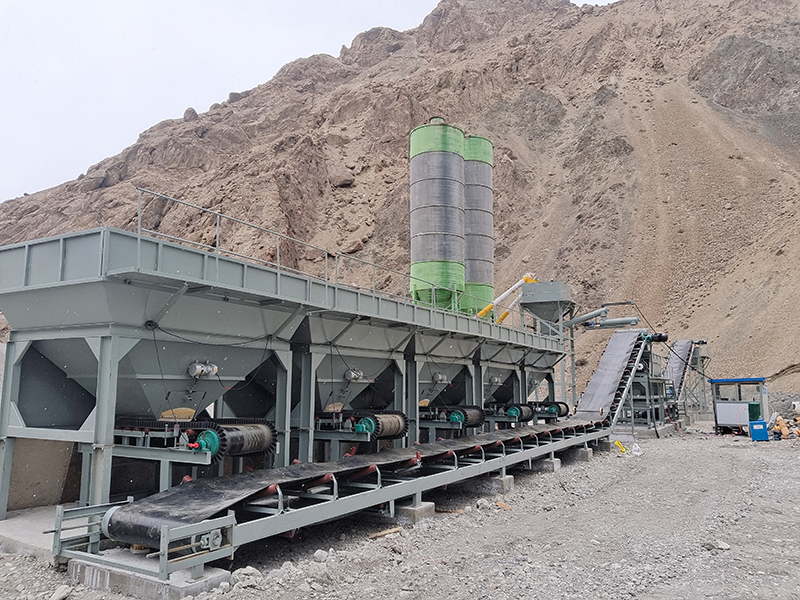 WDJ700型穩(wěn)定土拌合站配水泥二次計(jì)量過(guò)渡倉(cāng)