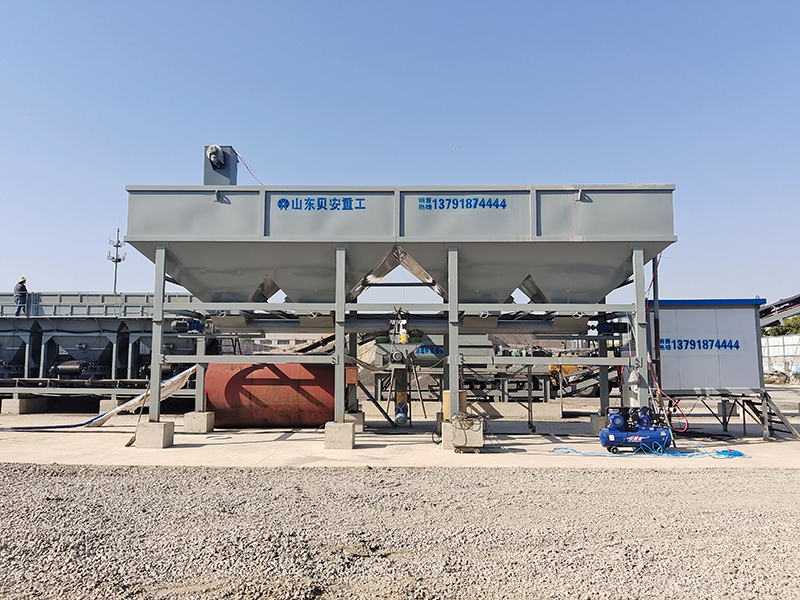 WDJ300—600型穩(wěn)定土拌合站配臥式水泥倉(cāng)